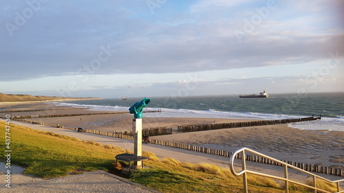 Strand in Zoutelande (Niederlande) im Februar. photo