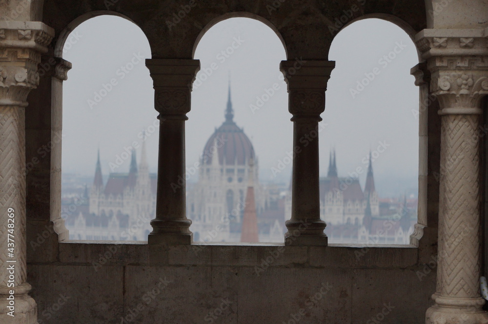 hungarian parliament building in arch