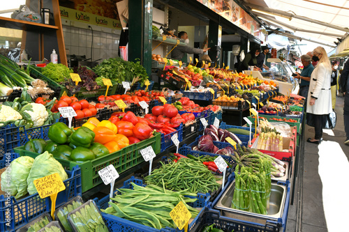 Der bekannte Naschmarkt in Wien, Österreich, Europa photo