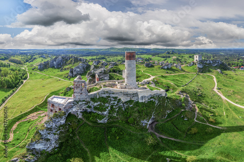 Szlak Orlich Gniazd -zamek w Olsztynie koło Częstochowy w południowej Polsce