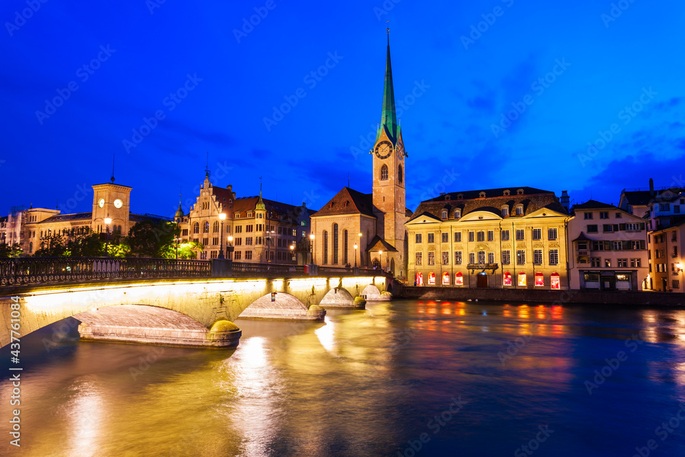 Fototapeta premium Fraumunster Church in Zurich, Switzerland