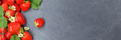 Panel kuchenny z motywem Strawberries berries fruits strawberry berry fruit copyspace copy space on a slate panoramic view