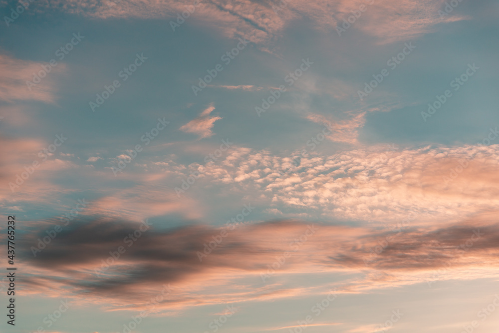 Fototapeta premium Sky with pink clouds. Very beautiful nature.