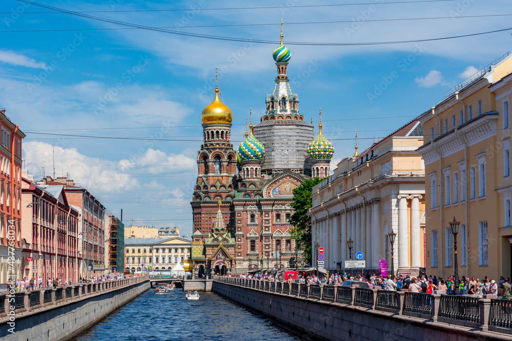 Fototapeta premium Church of Savior on Spilled Blood and Griboedov canal, Saint Petersburg, Russia