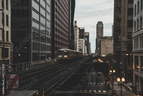 Train subway view at Chicago, Vintage Chicago skyline © Mariana Ianovska