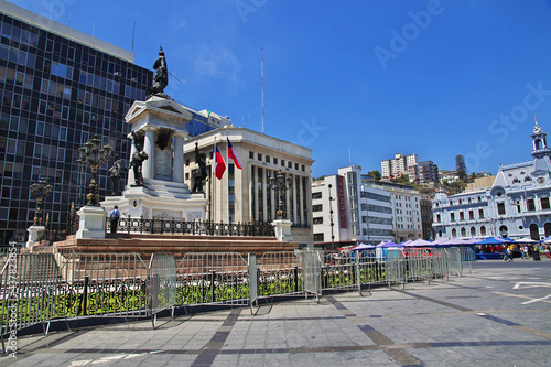 Obraz na płótnie Plaza Sotomayor in Valparaiso, Pacific coast, Chile w salonie