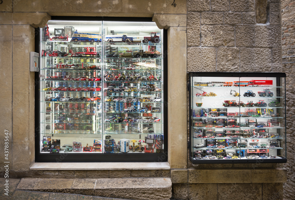  Shop window, which displays scale models of vehicles