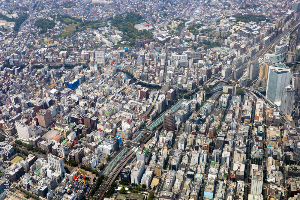 Obraz premium 横浜の関内駅付近を空撮