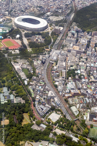 四ツ谷上空から信濃町駅方向を空撮