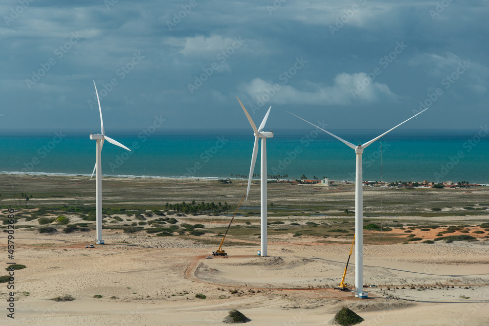 Parque eólico no Ceará, com ventos fortes e constantes, tornam os parque  eólicos com vantagens em relação a outros locais. Brasil, Nordeste. Photos