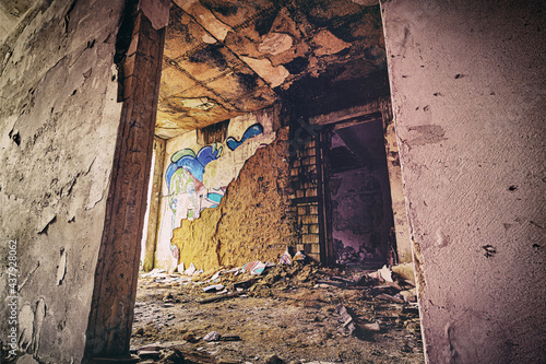 Verlassene Gebäude - Leerstehende Architektur - Unbewohnt - Abandoned Place - Carolus Magnus photo