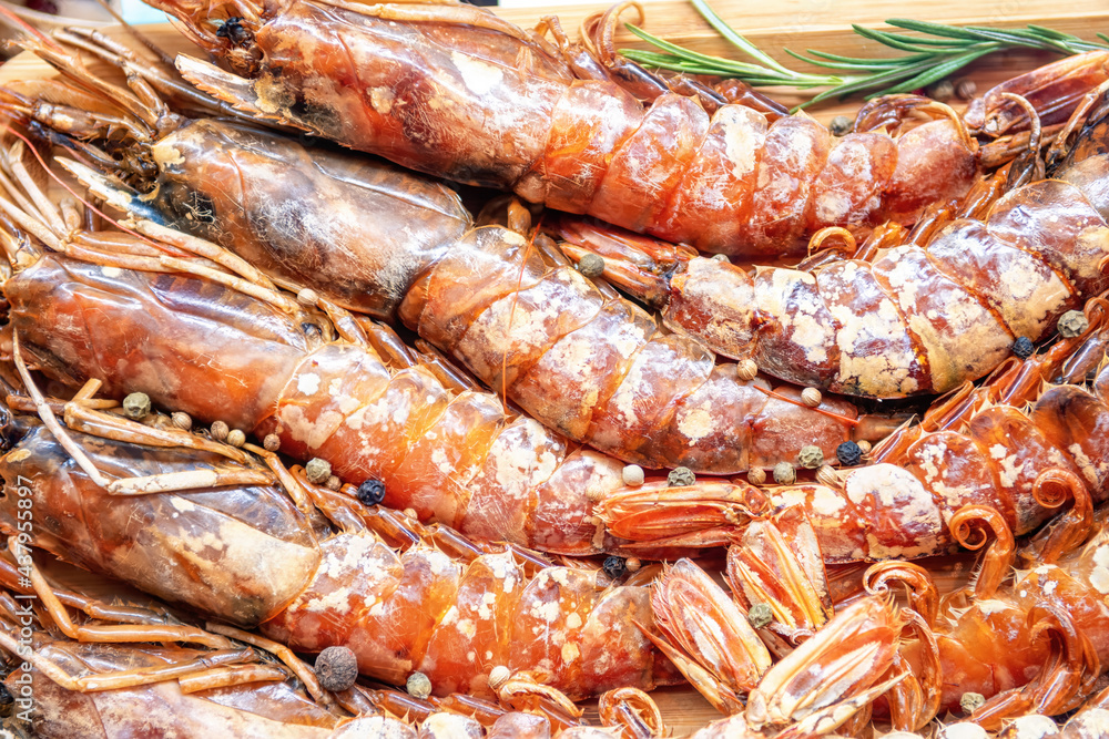 Tiger shrimps (king prawns) with pepper and rosemary. Tiger shrimps (king prawns) with pepper and rosemary.