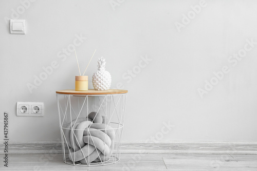 Schilderij op canvas Stylish decor on table in room