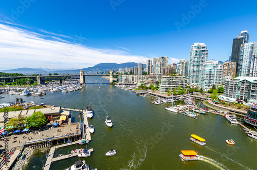 View from Granville bridge in Vancouver © Hana Design