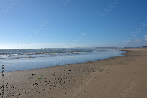 Obraz na płótnie beach and sea w salonie