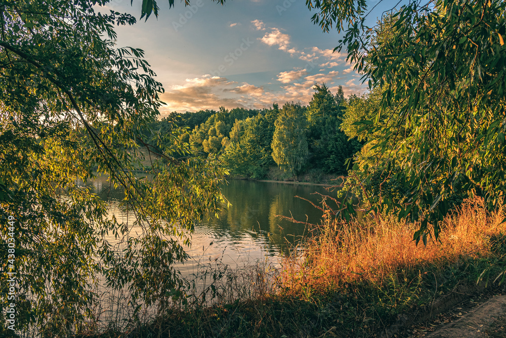 Obraz premium Sunrise on river