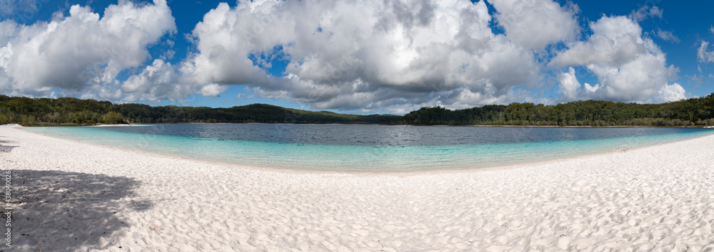 Φωτογραφία Lake McKenzie is one of the most well-known and visited lakes on Fraser Island