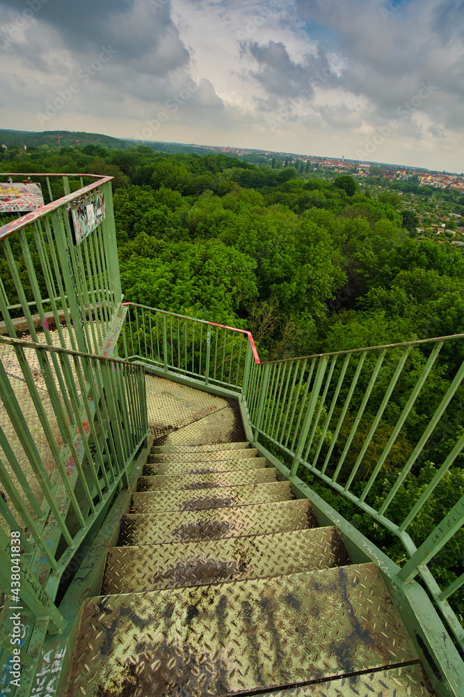Der Wackelturm in Leipzig befindet sich im Leipziger Auwald. Der Auwald in Leipzig ist immer noch ein fast magischer Ort. Hier können Sie alle Facetten der schönen Stadt Leipzig sehen. Zum Beispiel: Der Wackelturm in Leipzig befindet sich im Leipziger Auwald. Der Auwald in Leipzig ist immer noch ein fast magischer Ort. Hier können Sie alle Facetten der schönen Stadt Leipzig sehen. Zum Beispiel: