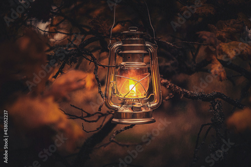 Quadro em tela Still life with kerosene lamp