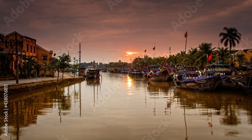 Foto Morning on Thu Bon River, Hoi An, Quang Nam.