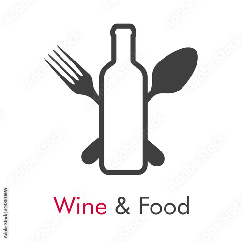 Logotipo con texto Wine & Food con tenedor y cuchara en aspa sobre botella de vino lineal en color gris
