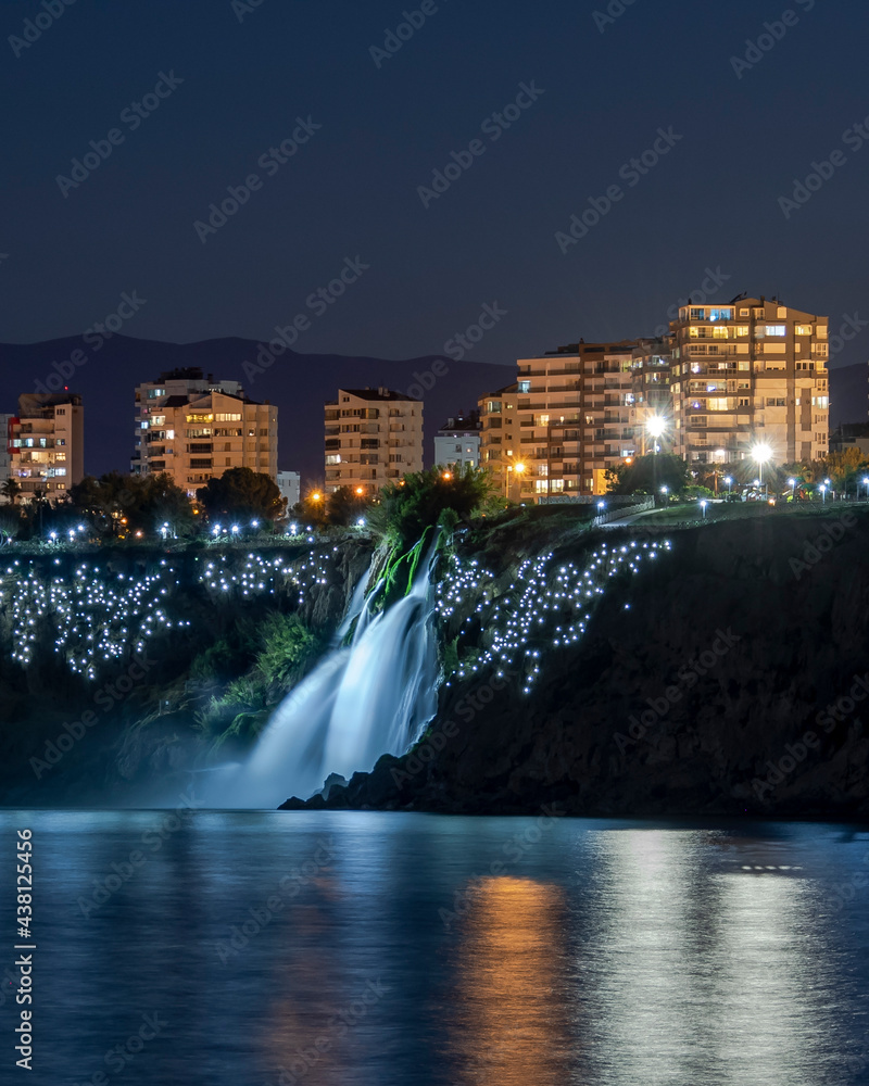 Fototapeta premium Coastal night view of Antalya City in Turkey