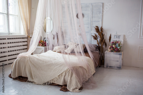 canopy bed with pillows
