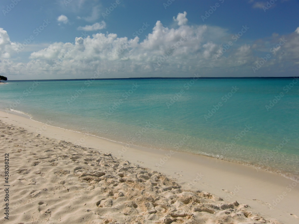 Beautiful photographs of the paradisiacal beaches on one of the islands of the Los Roques Archipelago in Venezuela. Beautiful photographs of the paradisiacal beaches on one of the islands of the Los Roques Archipelago in Venezuela.
