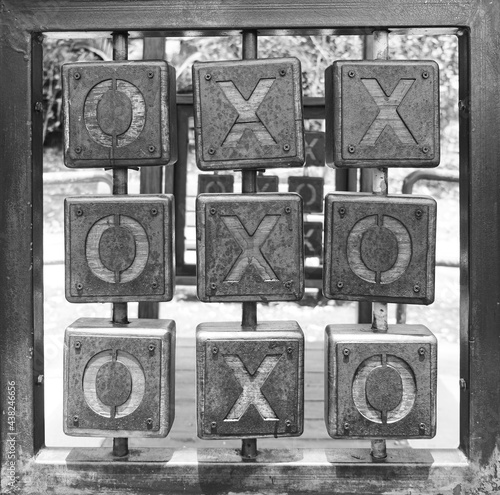 Juego de tic tac toe en blanco y negro B&W photo