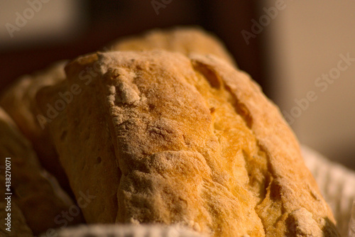 pan casero ciabatta, hecho en casa corteza, cascara pan masa madre, pan chapota