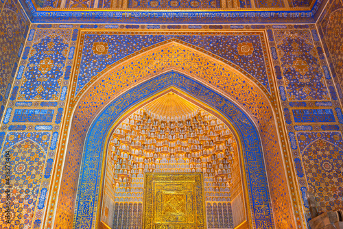 nterior of Tilya Kori Mosque and Madrasah in Registan Square, Samarkand, Uzbekistan. Inner decoration of gold applied by the method of kyndal. UNESCO.