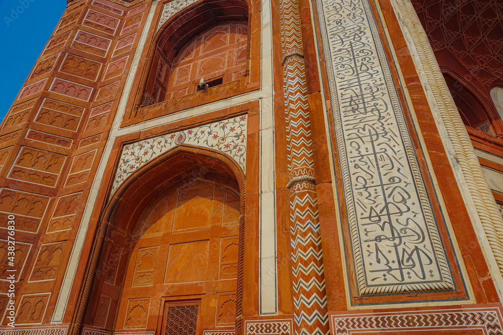 タージマハルの大楼門（インド・アーグラ）