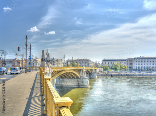 Budapest and the Danube, HDR Image © mehdi33300