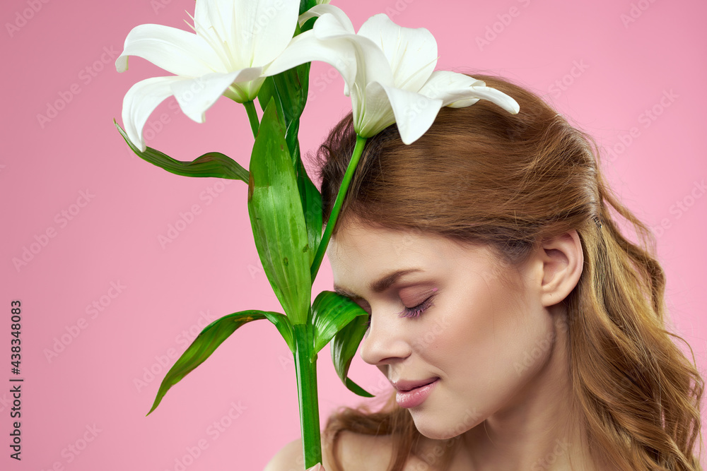 woman with bare shoulders bouquet of flowers charm cosmetics luxury woman with bare shoulders bouquet of flowers charm cosmetics luxury