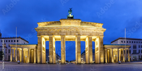 Photography Berlin Brandenburger Tor Brandenburg Gate in Germany at night blue hour panorami