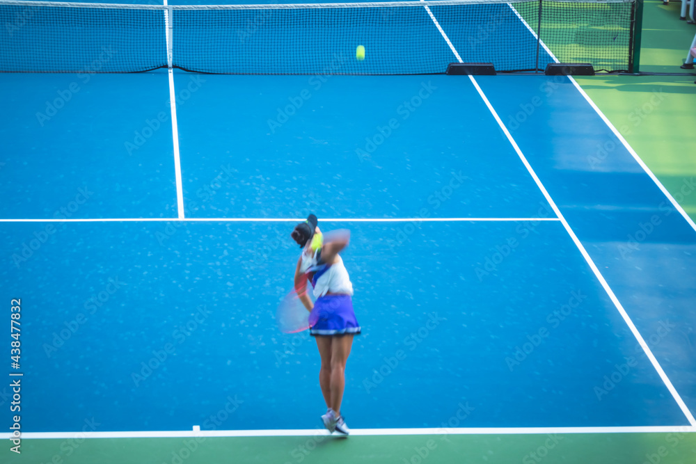tennis player on tennis court