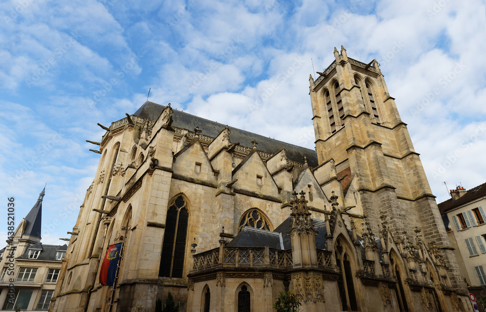 The Catholic parish church of Saint-Aspais in Melun , a municipality in the Seine-et-Marne department , was built in the 15th century . France.