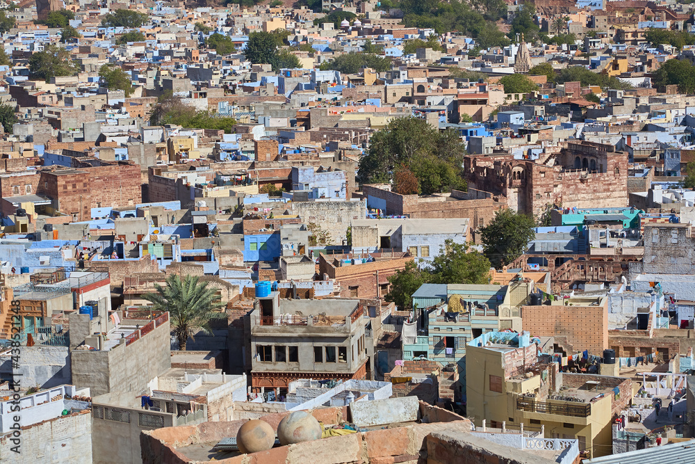 In Rajasthan and beyond, Jodhpur is known not only as a commercial city, but also as the Blue City. Everywhere in the winding streets blue painted houses line the way. Day.