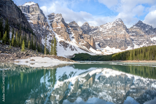 Fototapeta Naklejka Na Ścianę i Meble -  Lake Moraine and reflection of Canadian Rocky Mountains of the Ten Peaks Valley in Banff National Park