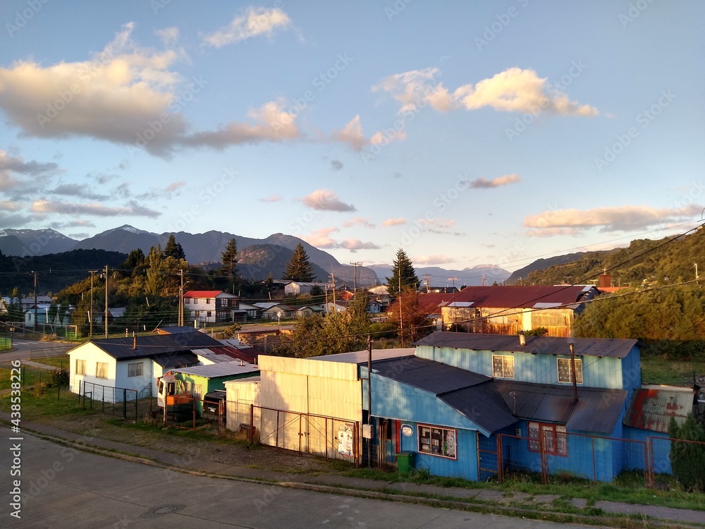 Obraz premium houses on the hill