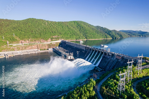 Fotografering Hydroelectric dam on the river