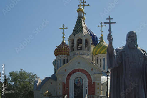 Cathedral of St. Igor of Chernigov and the monument to St. Philip in Peredelkino