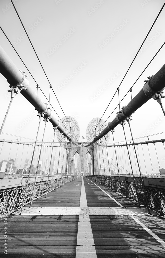 Naklejka premium Black and white picture of Brooklyn Bridge, New York City, USA.
