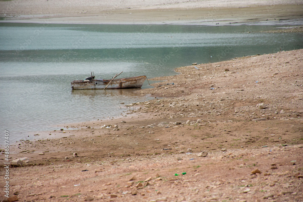 Obraz premium boat on the river