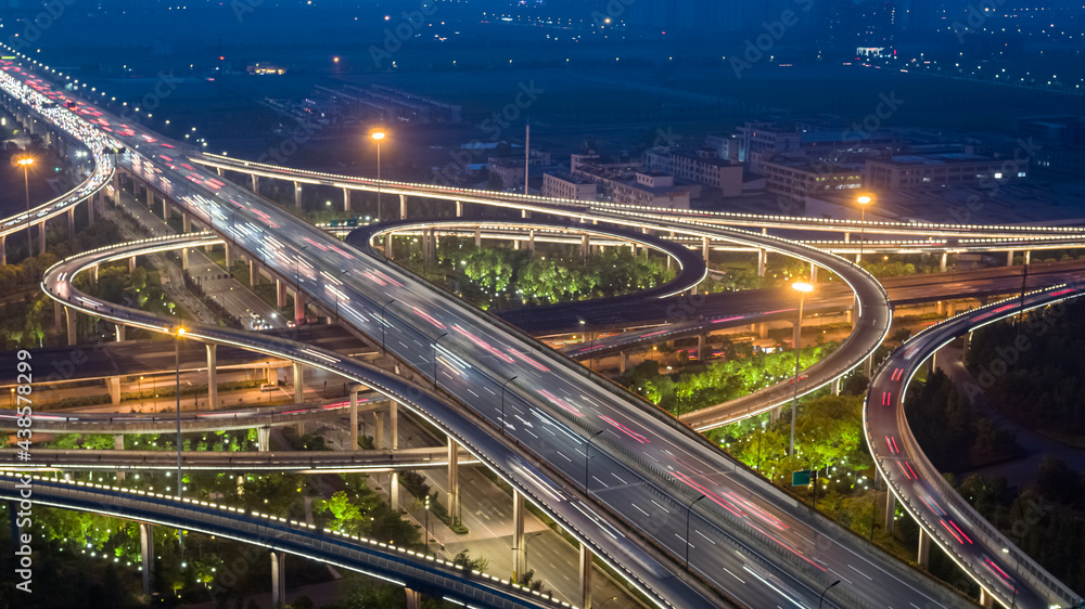 Fototapeta premium busy traffic road in city