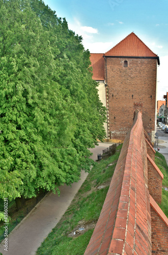 Brama Grudziądzka, także Bramka dawniej Grubieńska – zachowana brama miejska Chełmna z XIII wieku, Polska photo