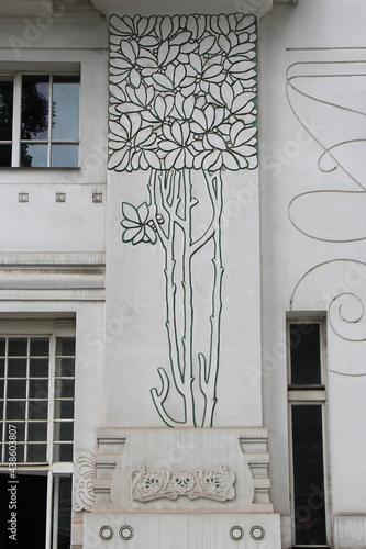 Bild auf Leinwand art nouveau building (secession) in vienna (austria)