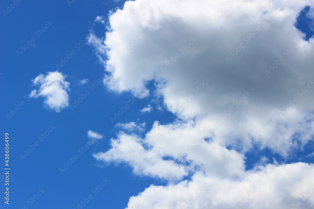 Obraz premium Blue sky background with a different clouds