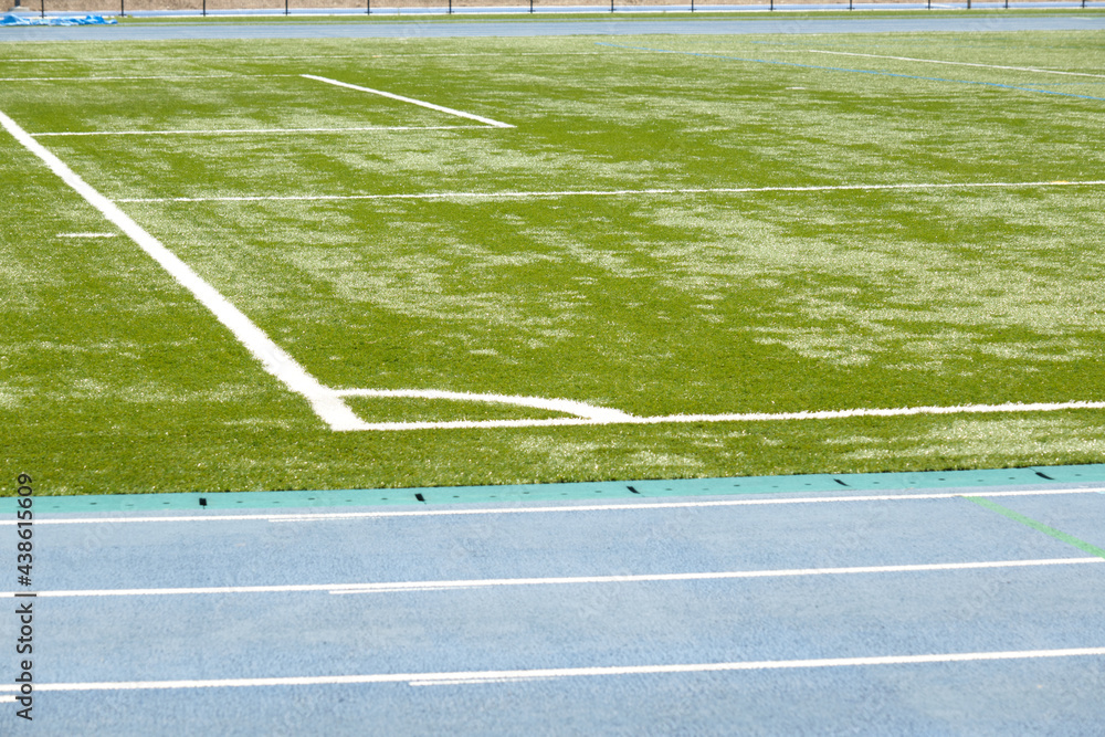 Obraz premium 炎天下のサッカーグランド