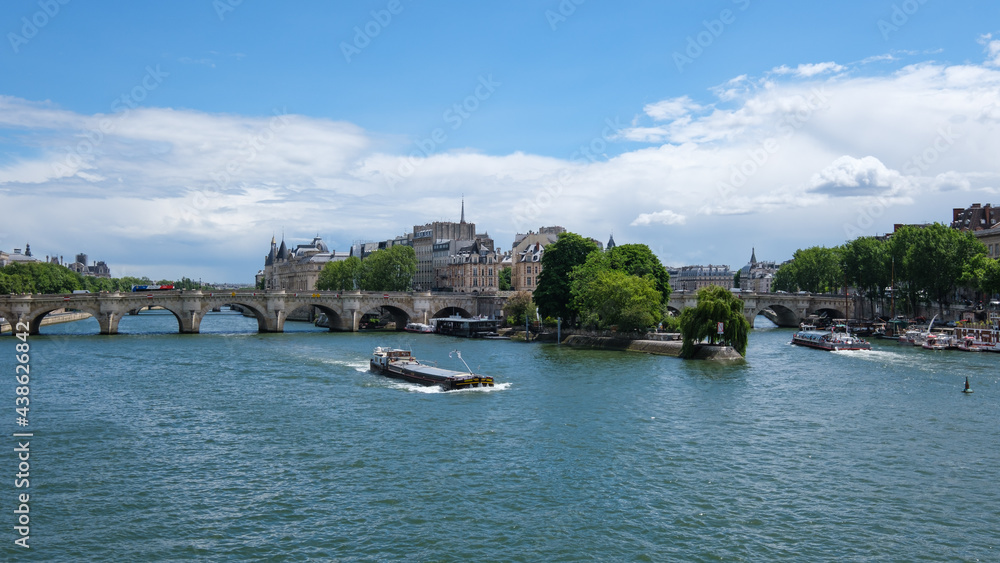 Obraz premium View of Paris from Pont Neuf, Paris, France
